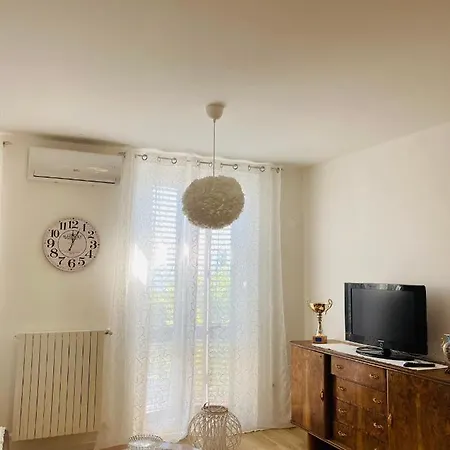 Inviting 3-bed In Perticara